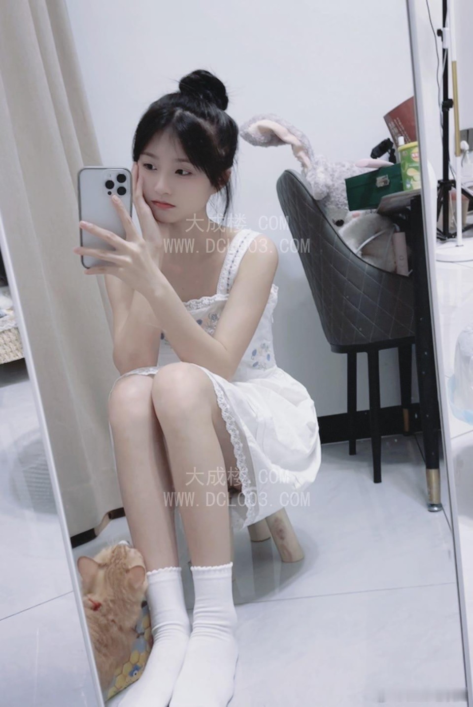 闵行月月
