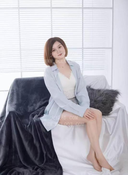 宝山美胸大长腿御姐
