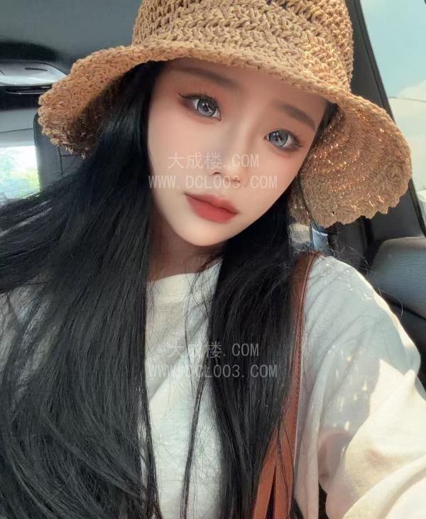 武汉江岸零零后小嫩妹