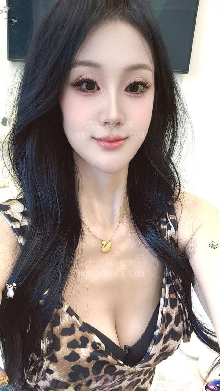 南京万寿身材还不错的少妇高跟踩爆蛋蛋