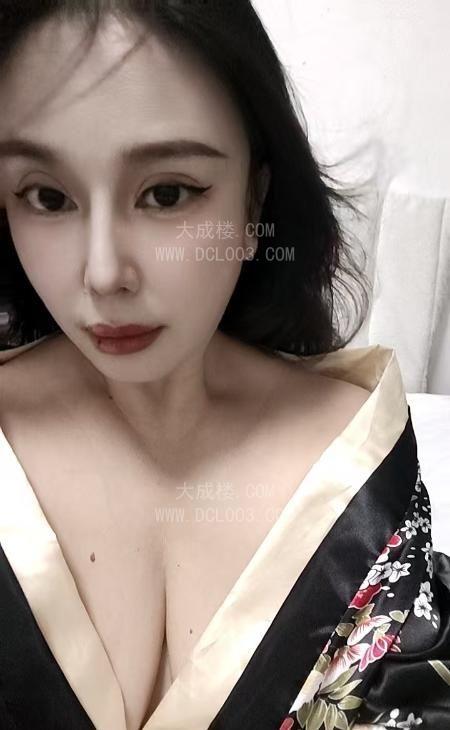 厦门E罩杯巨乳奶莉莉