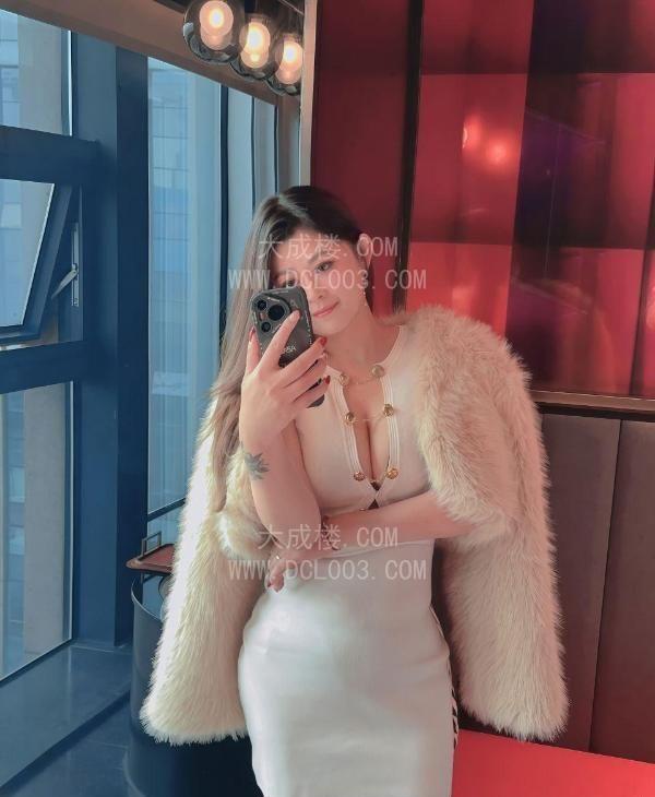 南岸喷水少妇