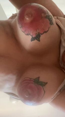 滨海大奶纹身熟女姐姐