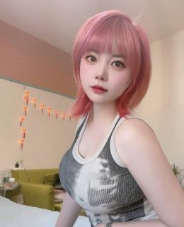 徐汇短发大胸服务好妹子
