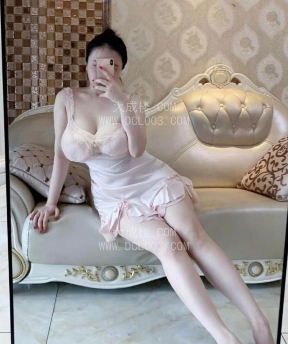 河东大胸三通奶牛