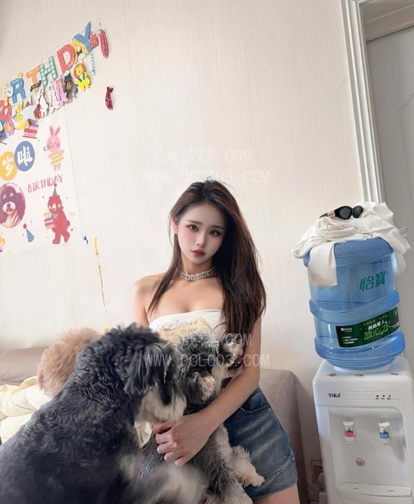 渝北红土地轻轨站附近小娜