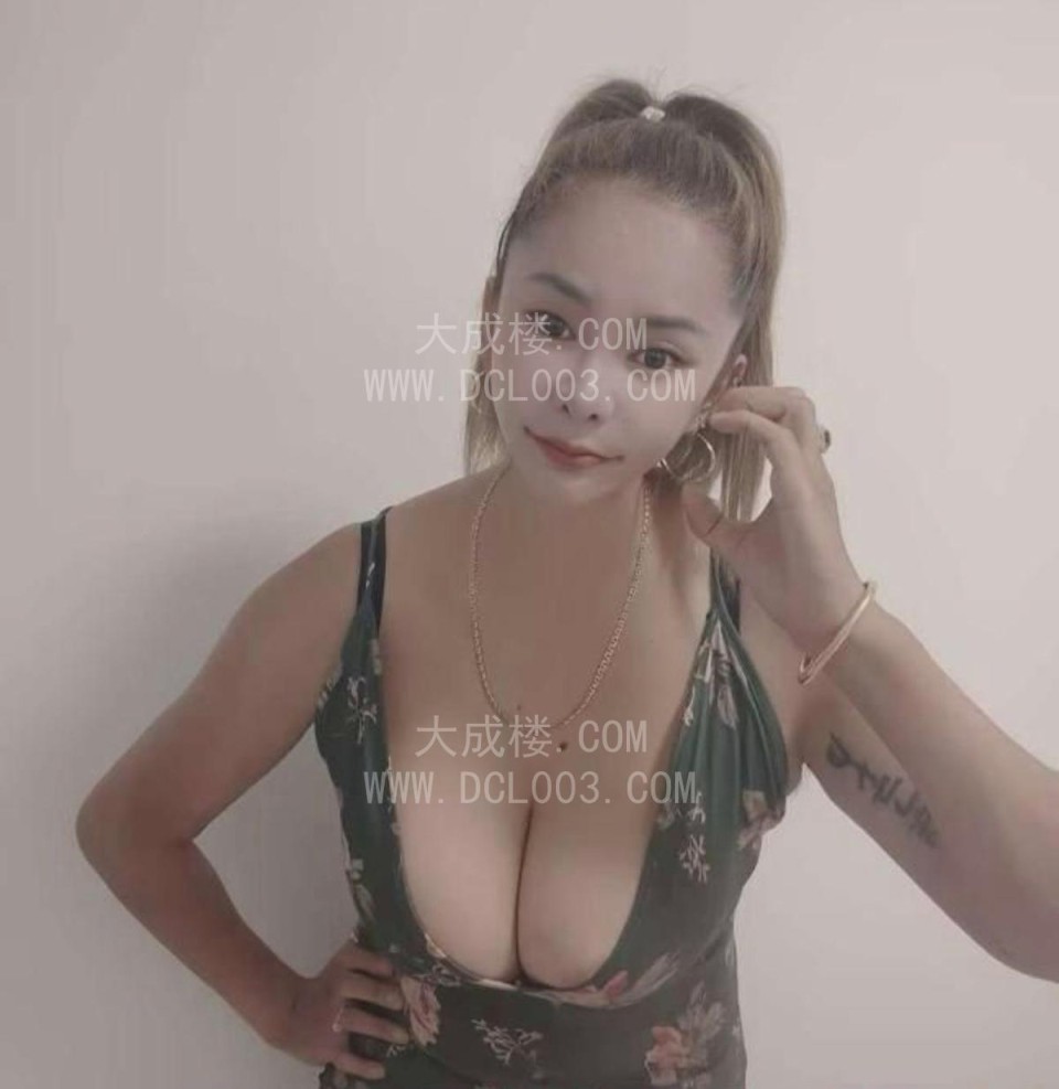 苏州巨乳E罩杯喷水骚女
