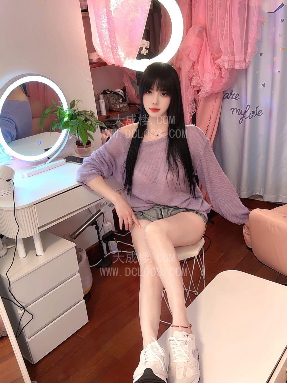 黄埔小英居家抓龙筋丝袜控