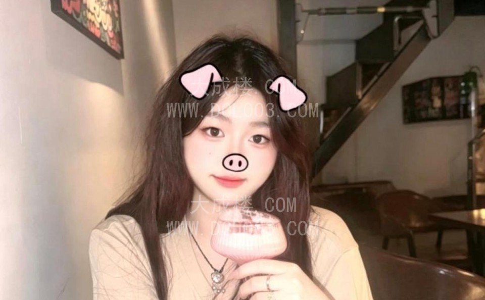朝阳可爱小胖妹