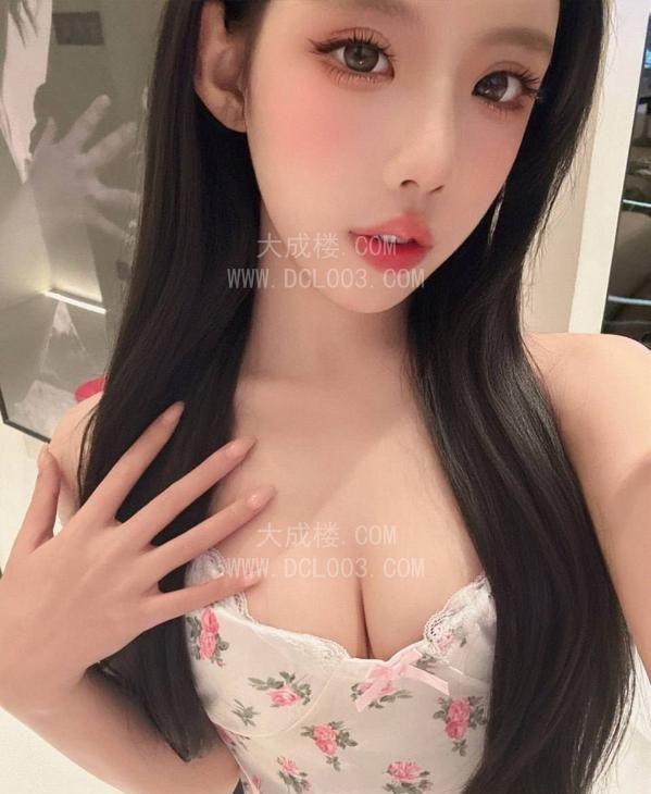 成都完美小蛮腰s身材尤妮