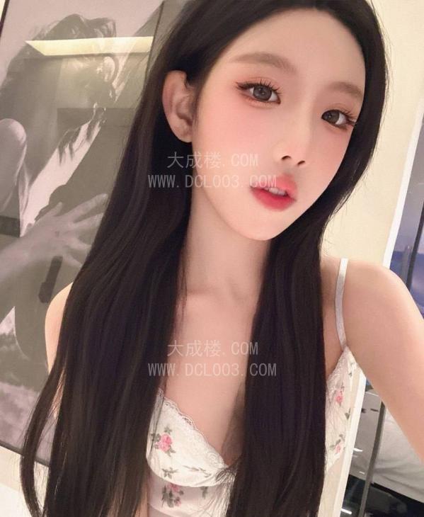 成都完美小蛮腰s身材尤妮