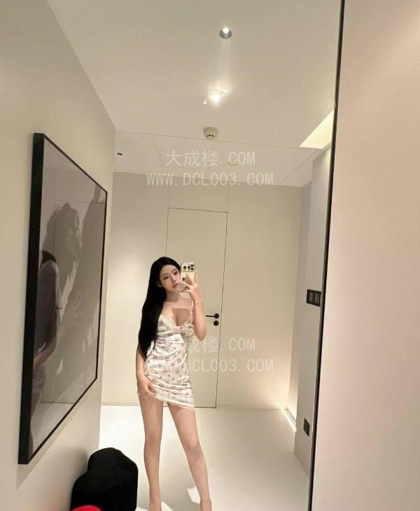 成都完美小蛮腰s身材尤妮