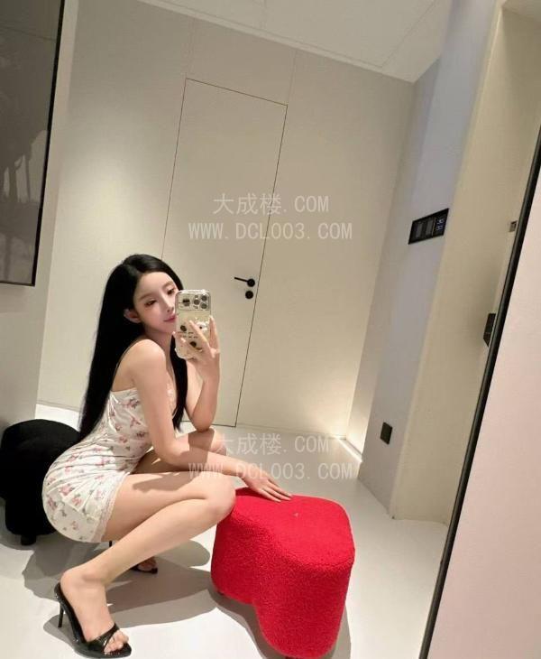 成都完美小蛮腰s身材尤妮