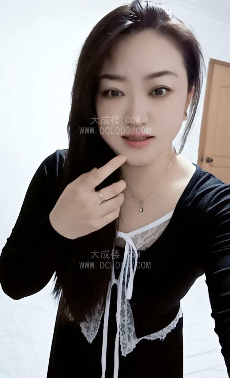 少妇居家服务系雨晴
