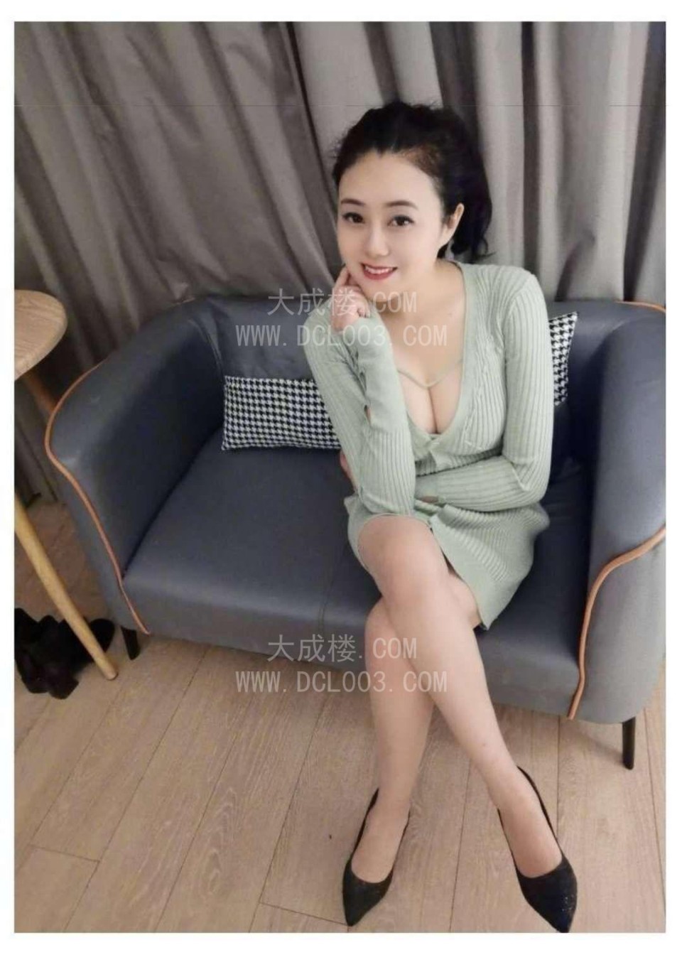 龙岗重庆大奶御姐小艺