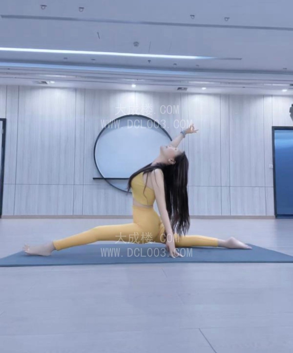 白云一字马灵灵