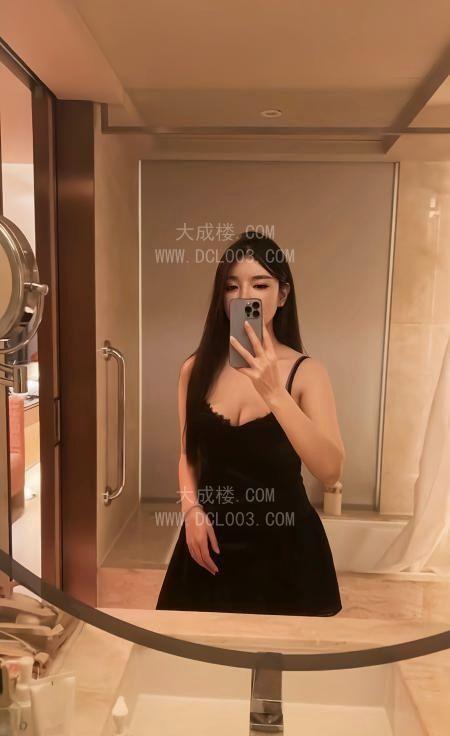 长腿大胸情趣妹子