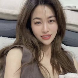 颜值高左小右
