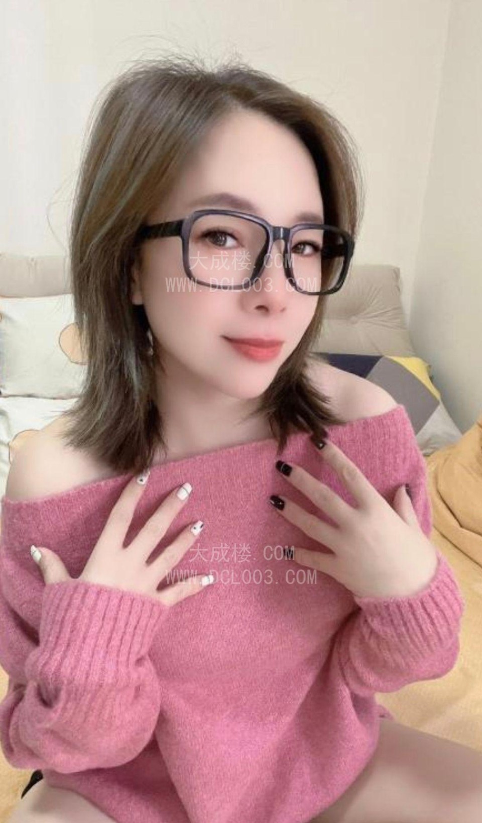 轻熟眼镜姐姐