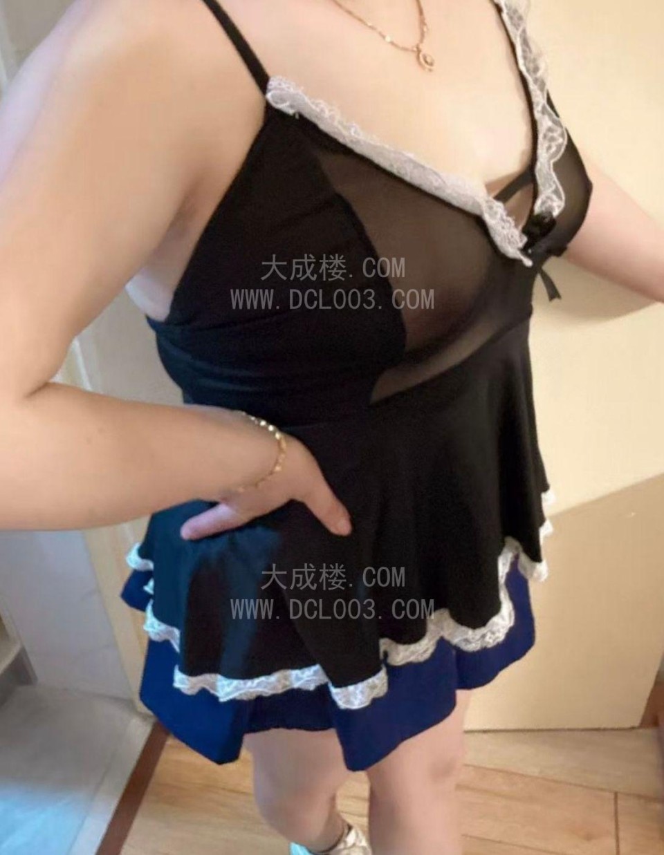 2米实惠快餐巨乳大姐姐