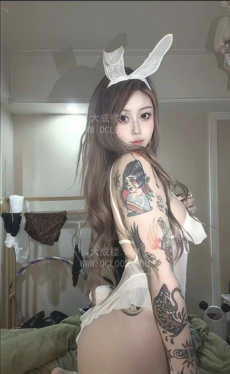 浦东蜜桃臀御姐露娜