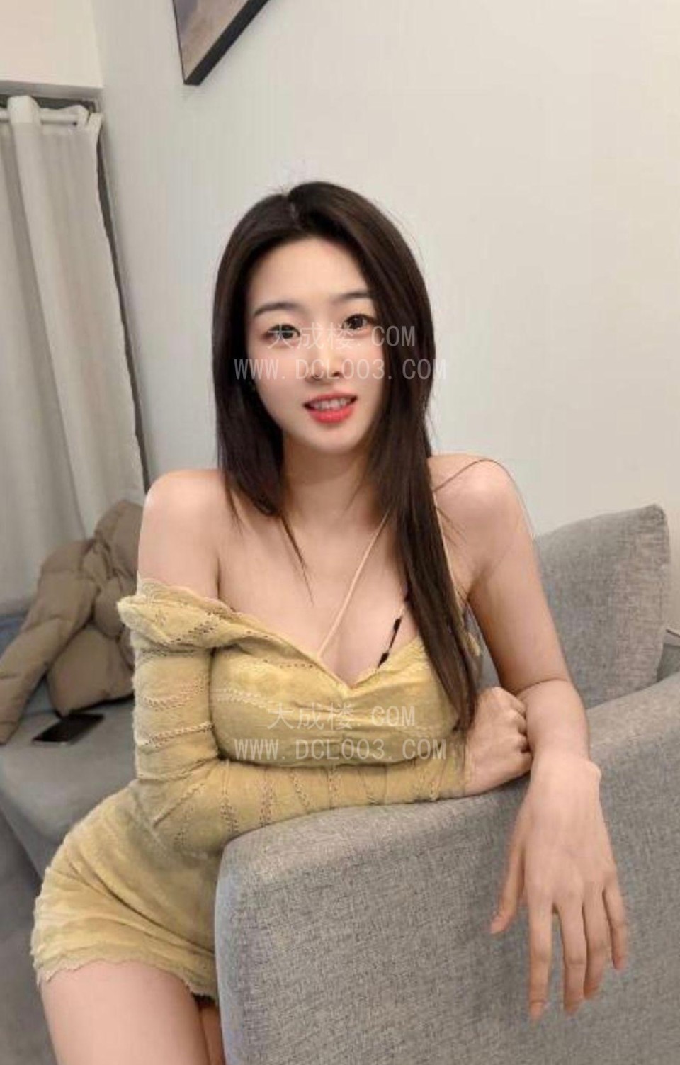 福田身材高挑妹子